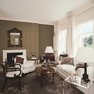 ca. 2002 --- Traditional Contemporary Living Room --- Image by � Elizabeth Whiting & Associates/CORBIS