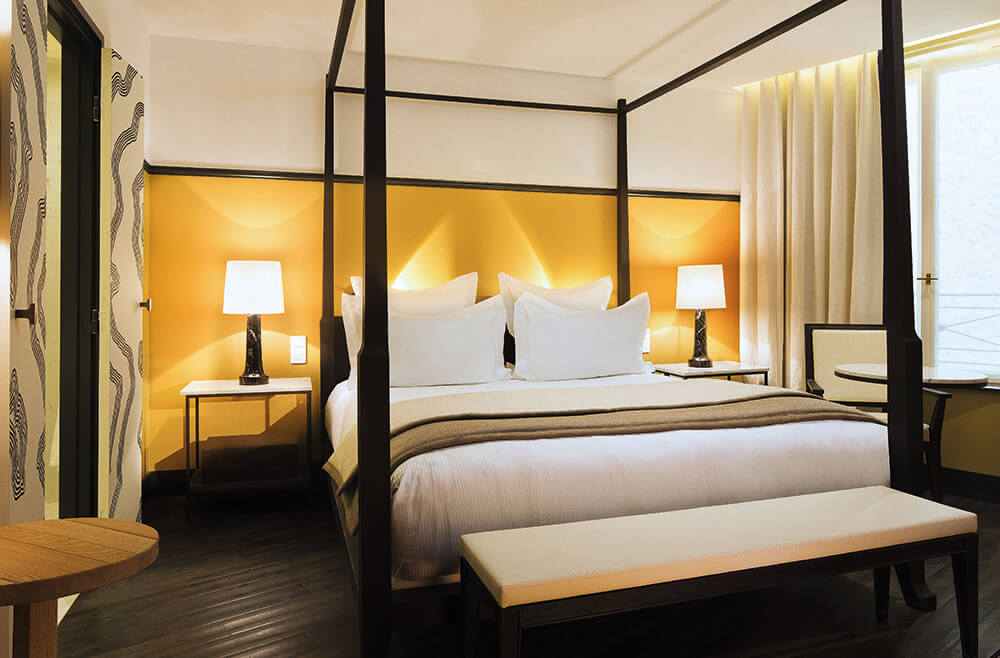 chess-hotel-room