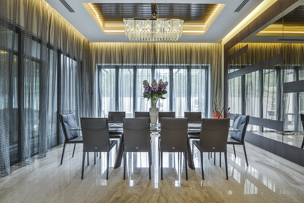 one-roof-dining