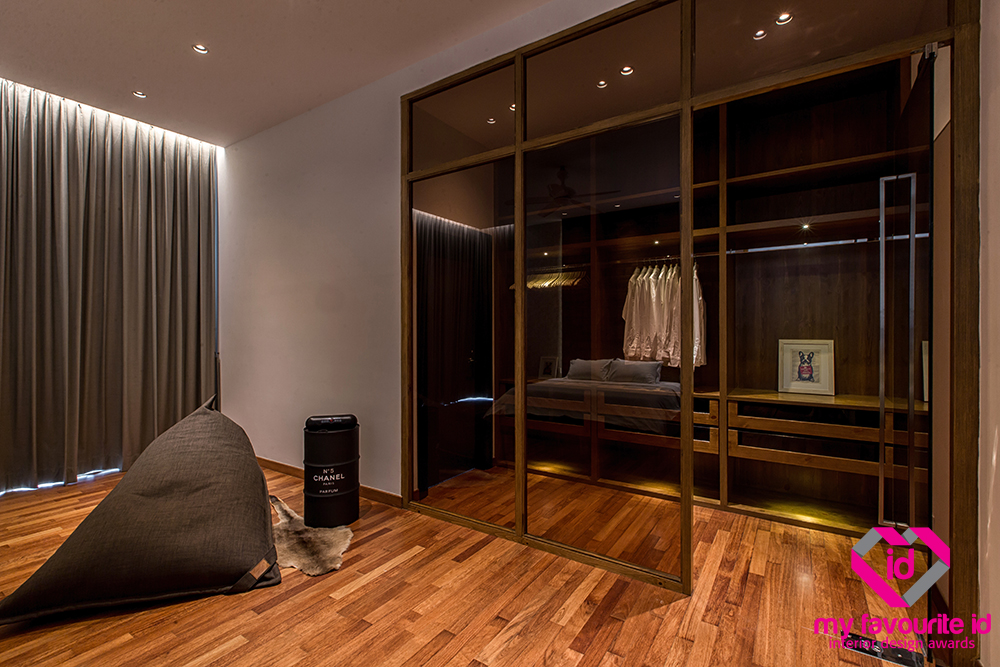 5. Bedroom 1 Walk in closet