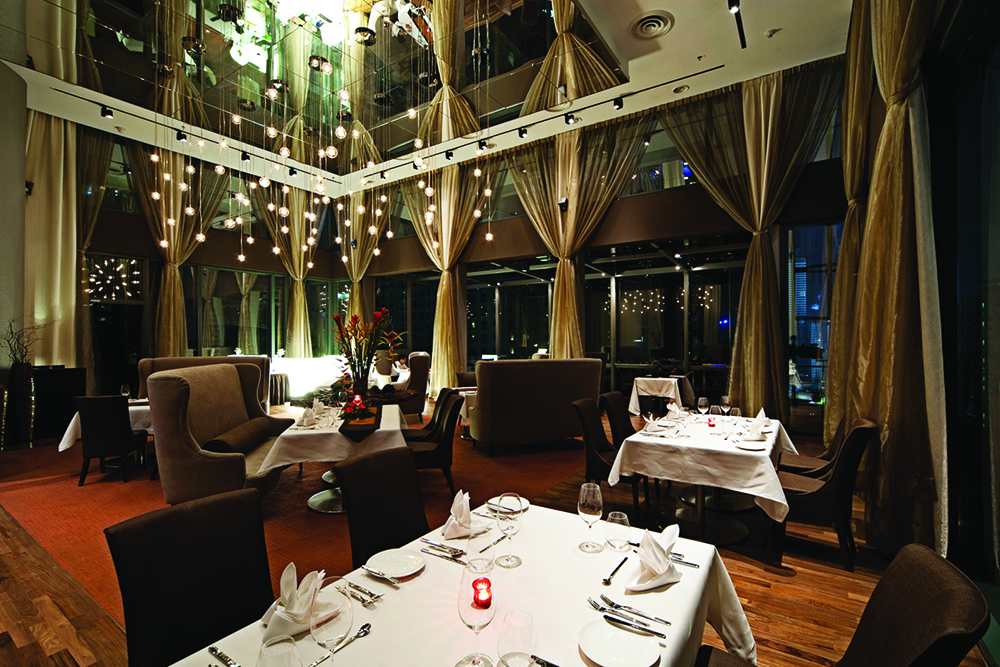 g-tower-restaurant-interior