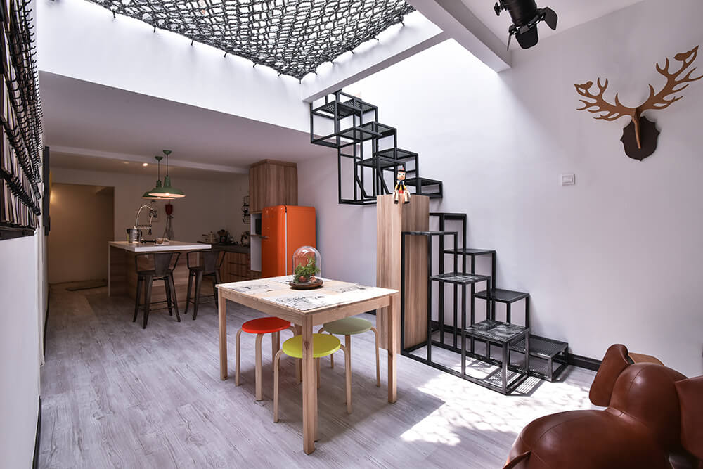 ch-homes-yong-studio-living