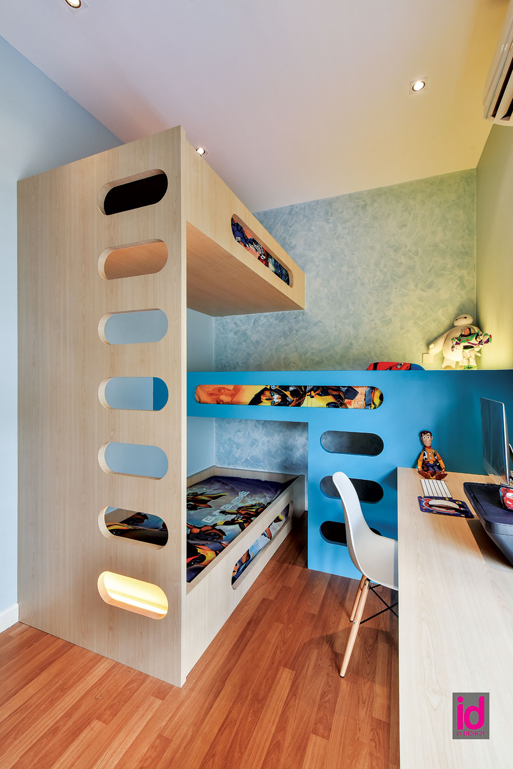 id_77_surface_r_kids_bedroom