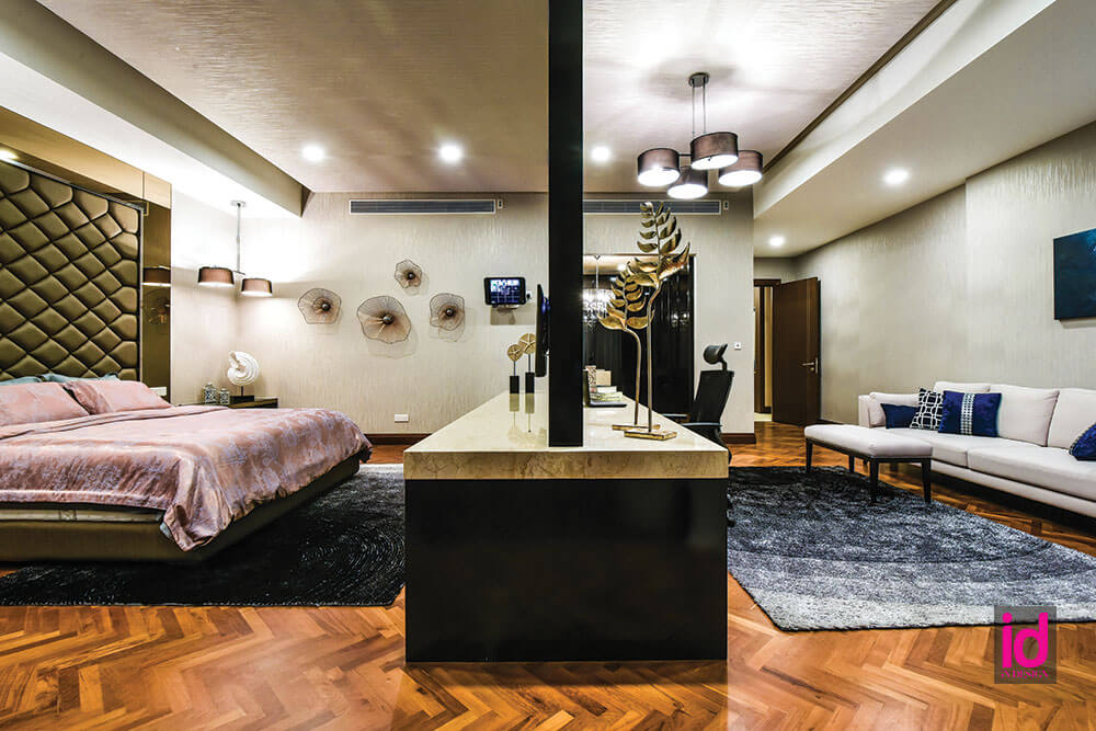 id_78_blaine_robert_bedroom_condo