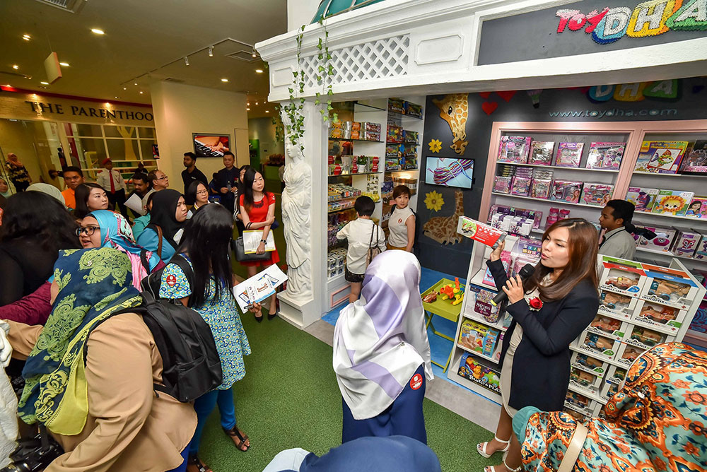 the_parenthood_booth